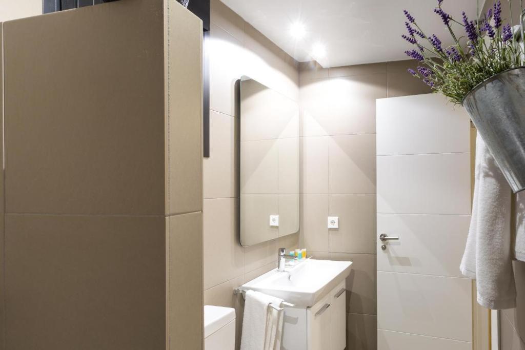 Atrivm San Julian Apartment إشبيلية المظهر الخارجي الصورة